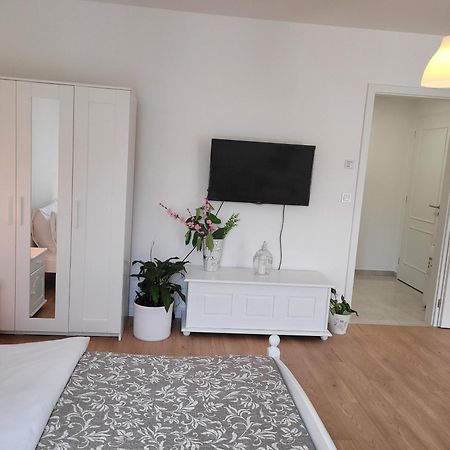 Apartamento Klidne Misto Pro Tebe Praga Exterior foto