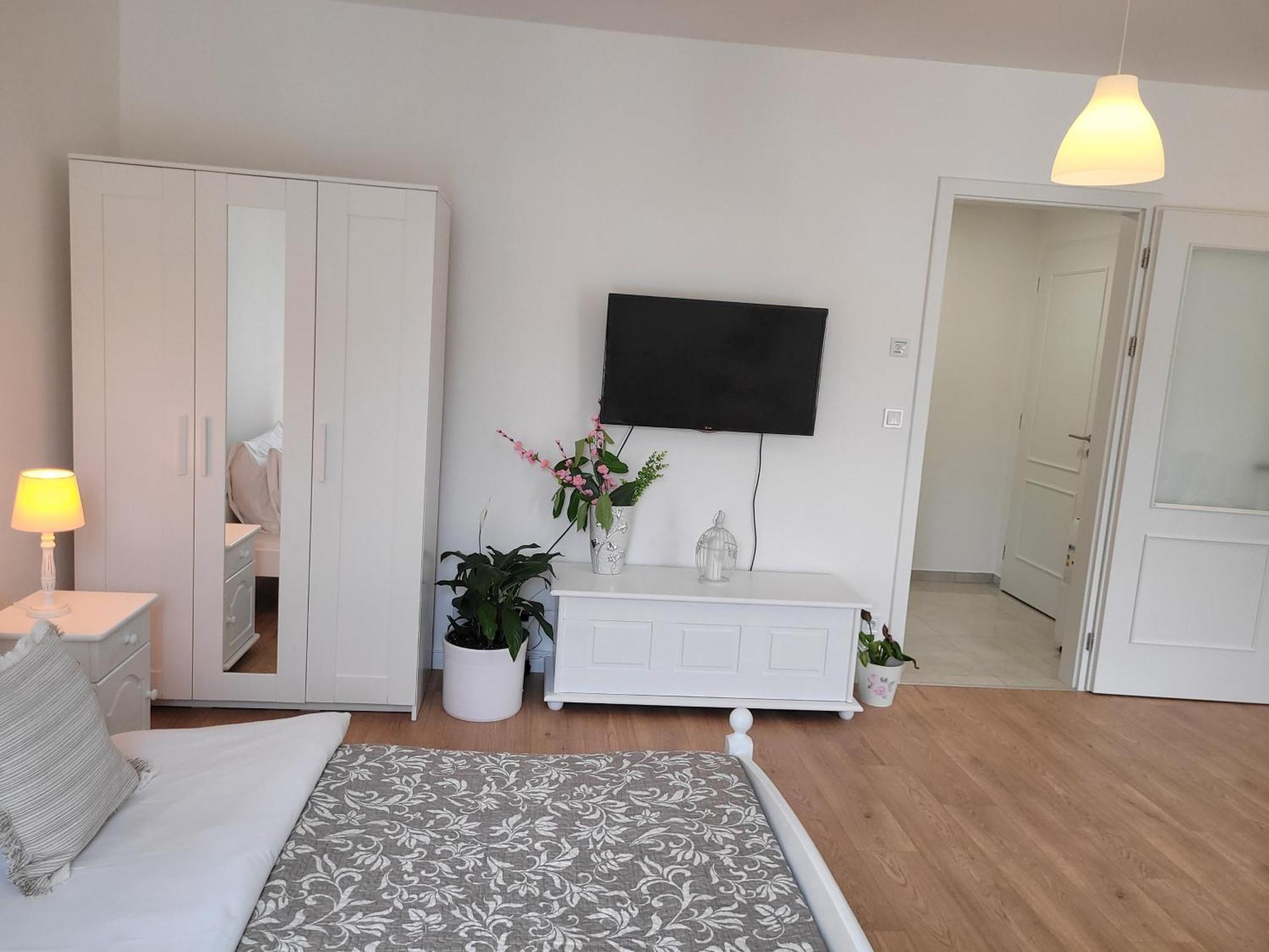 Apartamento Klidne Misto Pro Tebe Praga Exterior foto